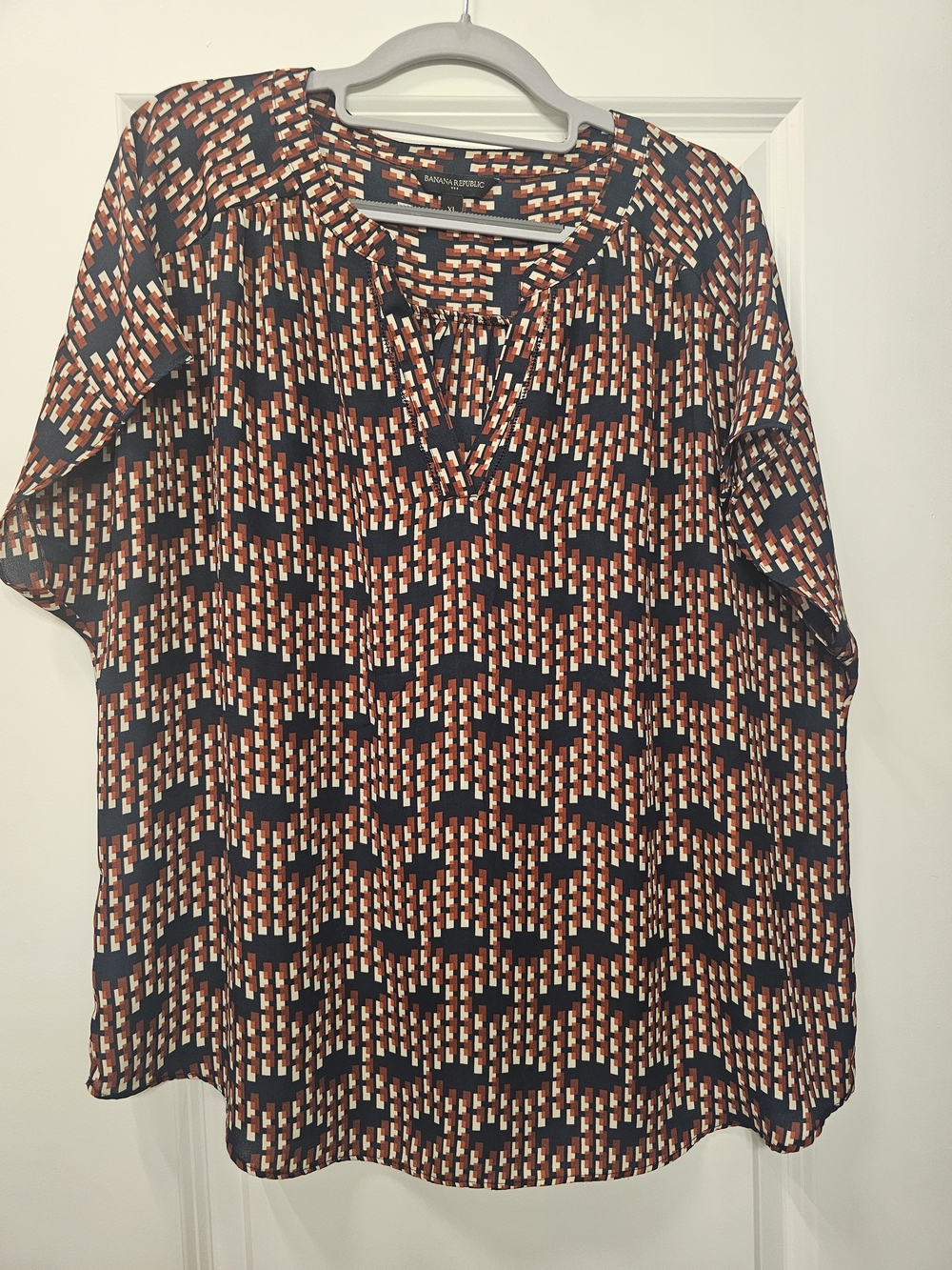 Banana Republic Navy & Red Geometric Short-Sleeve Blouse